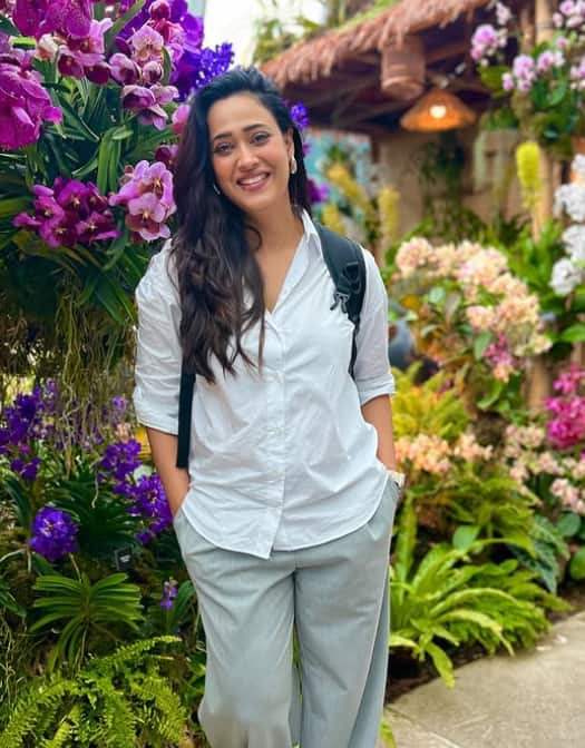 Shweta further said, "These things don't affect me now, they used to before when there was no social media and when no journalist ever liked to write good things about you. Negativity about actors sells. After dealing with that era, it doesn't affect me at all."