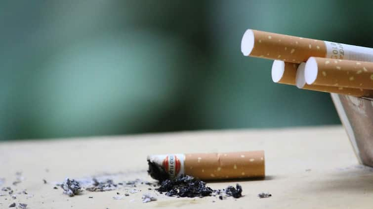 Smoking Each Cigarette Reduces Life Span By 20 Minutes, Women At Greater Risk, New Study Finds