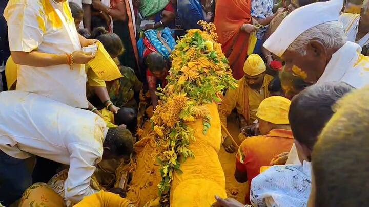 राज्यभरातील भाविक आज खंडेराया चरणी नतमस्तक झाले.
