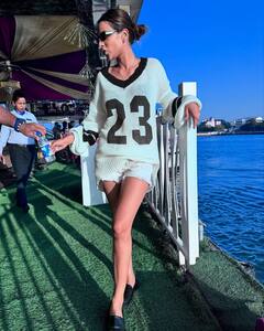 गोवा वेकेशन पर बाथरोब पहनकर निया शर्मा ने लगाया ग्लैमर का तड़का, पलभर में वायरल हुईं तस्वीरें