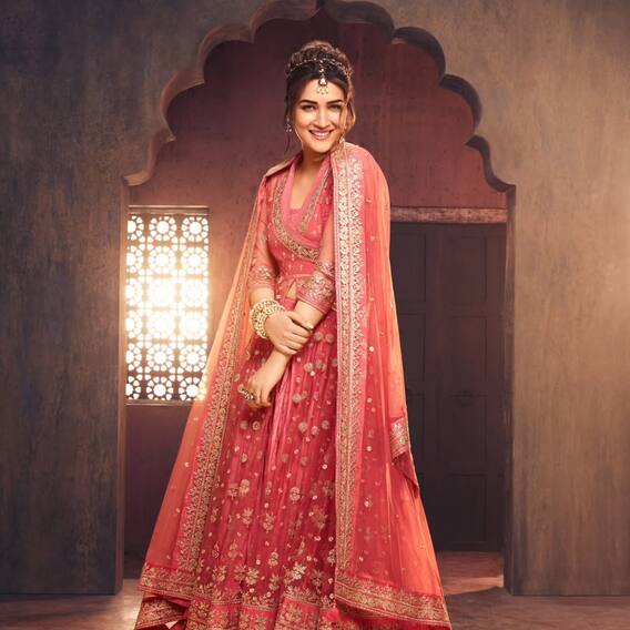 গভীর জলে ভয়, নাচতে পারেন কত্থক! অজানা কৃতি শ্যানন