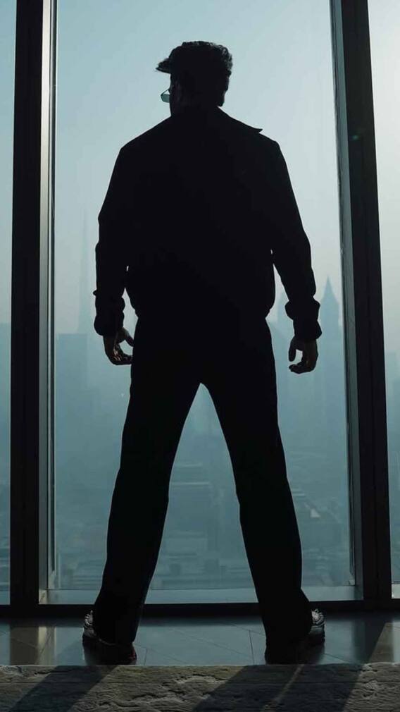 ये हैं बॉलीवुड के सबसे लंबे एक्टर्स, कुछ ने तो बिग बी को भी दी मात