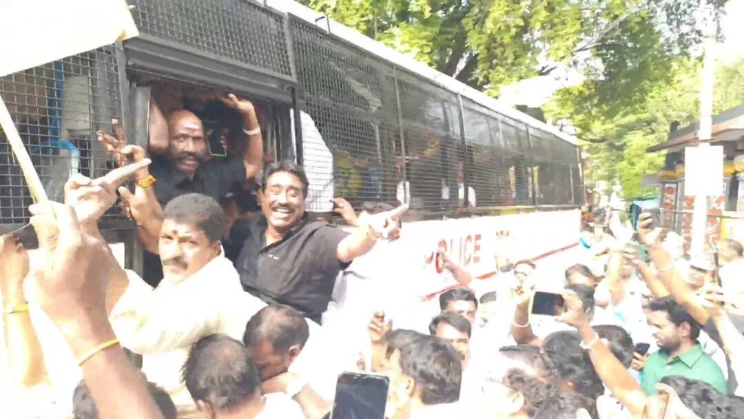 காஞ்சிபுரத்தில் உச்சக்கட்ட பரபரப்பு.. முன்னாள் அமைச்சர் கைது.. நடந்தது என்ன ?