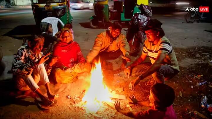 1 જાન્યુઆરીએ સમગ્ર ઉત્તર ભારતમાં શીત લહેર પ્રવર્તશે. રાજધાની દિલ્હીમાં દિવસનું તાપમાન 20 ડિગ્રી સેલ્સિયસ અને રાત્રિનું તાપમાન 9 ડિગ્રી સેલ્સિયસ રહેવાની શક્યતા છે.