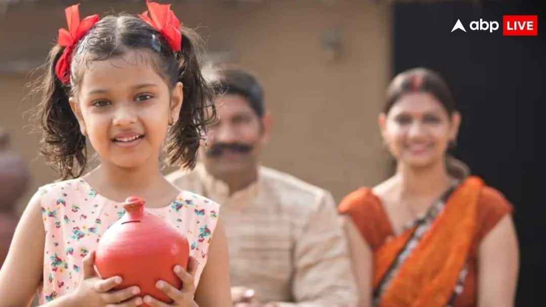 बेटी के अच्छे भविष्य के लिए इस स्कीम में करें निवेश, पढ़ाई से लेकर शादी तक के खर्च का हो जाएगा बंदोबस्त sukanya samriddhi yojana for girls know the benefits eligibility applying process बेटी के अच्छे भविष्य के लिए इस स्कीम में करें निवेश, पढ़ाई से लेकर शादी तक के खर्च का हो जाएगा बंदोबस्त