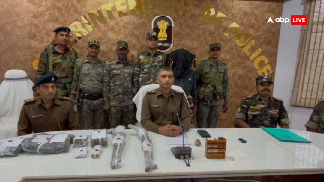 Jharkhand: लातेहार में पुलिस को मिली बड़ी कामयाबी, कुख्यात नक्सली चन्द्रदेव सिंह गिरफ्तार CPI Maoist Chandradev Singh Arrested by Jharkhand Police in Latehar Jharkhand: लातेहार में पुलिस को मिली बड़ी कामयाबी, कुख्यात नक्सली चन्द्रदेव सिंह गिरफ्तार