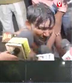 'मेरे पैर से चला नहीं जा रहा..पुलिस ने सारे कपड़े फाड़ दिए' | ABP NEWS SHORTS