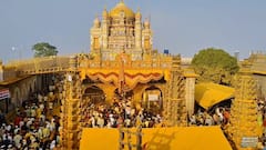 Jejuri Somvati Aamavasya 2024 Photos : जेजुरी गडावर सोमवती अमावस्येचा उत्साह; खंडेराया नगरीत भंडाऱ्याची उधळण, लाखो भाविकांची गर्दी