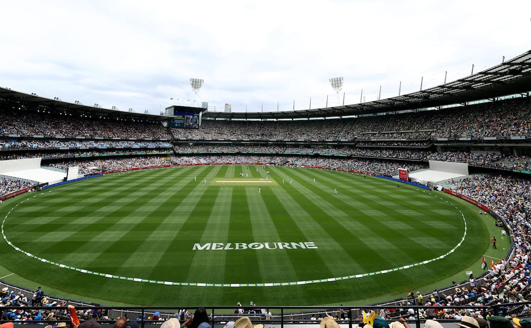 मेलबर्न में किसी बॉलर या बल्लेबाज ने नहीं, फैंस ने तोड़ डाले सारे रिकॉर्ड; आंकड़े जान चकरा जाएगा आपका सिर Border Gavaskar Trophy 2024 25 IND vs AUS Boxing Day Test MCG Test Crowd Attendance at India vs Australia Test 2024 मेलबर्न में किसी बॉलर या बल्लेबाज ने नहीं, फैंस ने तोड़ डाले सारे रिकॉर्ड; आंकड़े जान चकरा जाएगा आपका सिर