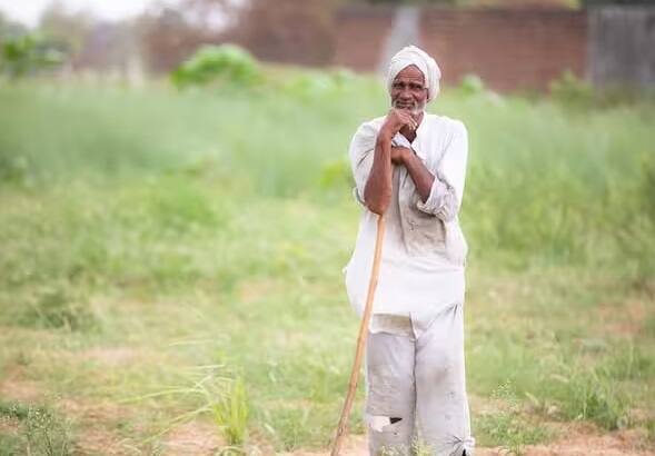 જો ખેડૂતો ઇચ્છે તો તેઓ ઘરે બેઠા ખેડૂત રજિસ્ટ્રી માટે નોંધણી કરાવી શકે છે. આ માટે ખેડૂતો પોતાનું કામ ઓનલાઈન અથવા ઓફલાઈન કરી શકશે. ખેડૂતોએ પહેલા સત્તાવાર પોર્ટલ www.upfr.agristack.gov.in પર જવું પડશે. ખેડૂતો આના પર સરળતાથી રજીસ્ટ્રેશન કરી શકશે.