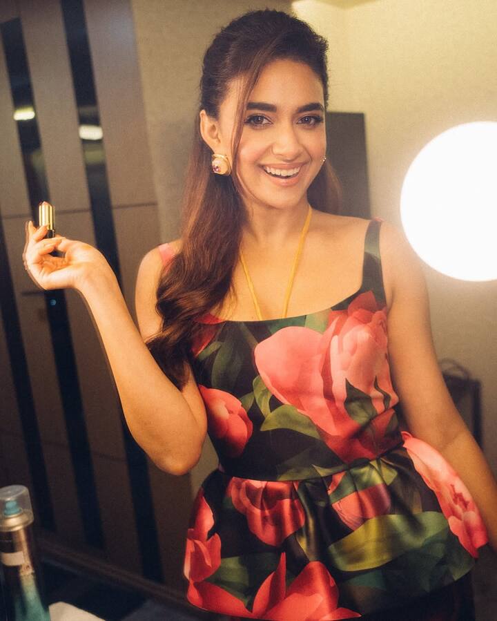 कीर्ति ने गलाटा इंडिया को दिए इंटरव्यू में सामंथा के लिए आभार व्यक्त किया क्योंकि उन्होंने उनका नाम फिल्म के लिए रिकमेंड किया था.