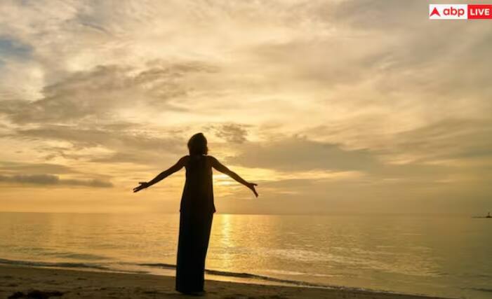 ਲੇਖਕਾਂ ਨੇ ਸਾਈਕੋਲੌਜਿਕਲ ਸਾਈਂਸ ਮੈਗਜੀਨ ਵਿੱਚ ਪਬਲਿਸ਼ ਰਿਸਰਚ ਵਿੱਚ ਲਿਖਿਆ ਹੈ ਕਿ ਵਿਸ਼ਲੇਸ਼ਣਾਂ ਤੋਂ ਪਤਾ ਚੱਲਦਾ ਹੈ ਕਿ ਜਿਹੜੇ ਲੋਕ ਆਪਣੀ ਸਾਰੀ ਉਮਰ ਕੁਆਰੇ ਰਹੇ ਉਹ ਘੱਟ ਬਾਹਰੀ, ਘੱਟ ਈਮਾਨਦਾਰ, ਅਨੁਭਵਾਂ ਲਈ ਘੱਟ ਖੁੱਲ੍ਹੇ ਅਤੇ ਆਪਣੀ ਜ਼ਿੰਦਗੀ ਤੋਂ ਘੱਟ ਸੰਤੁਸ਼ਟ ਸਨ। ਖੋਜਾਂ ਨੇ ਸਹਾਇਕ ਨੈੱਟਵਰਕਾਂ ਦੀ ਲੋੜ ਅਤੇ ਸਿੰਗਲ ਲੋਕਾਂ ਲਈ ਅਜਿਹੇ ਨੈੱਟਵਰਕਾਂ ਨੂੰ ਬਿਹਤਰ ਬਣਾਉਣ ਦੇ ਤਰੀਕਿਆਂ ਵੱਲ ਇਸ਼ਾਰਾ ਕੀਤਾ।