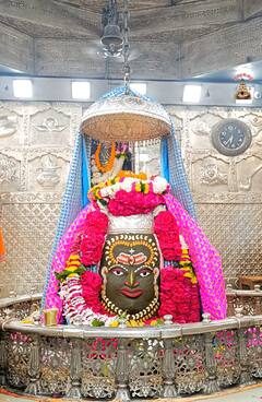 MP News: एमपी के इन धार्मिक स्थलों पर नए साल पर जुटता है श्रद्धालुओं का जनसैलाब, किए गए खास इंतजाम