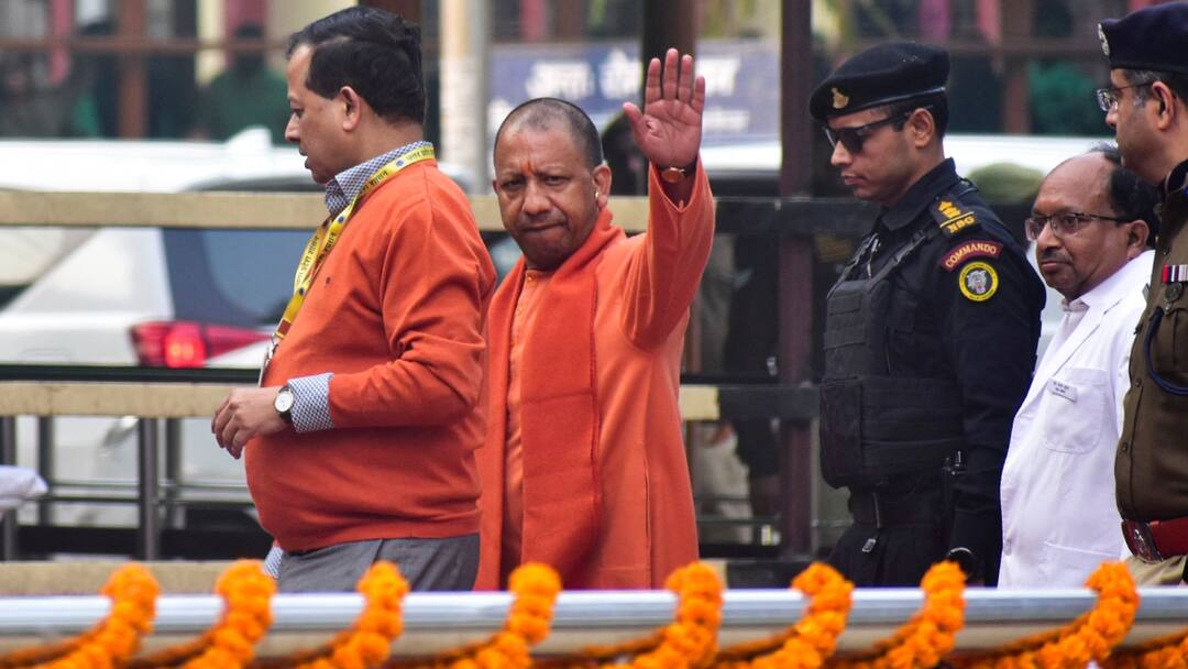 प्रयागराज आएंगे सीएम योगी, दिसंबर में पांचवां दौरा, महाकुंभ की तैयारियों का लेंगे जायजा CM Yogi adityanath visit to Prayagraj today to see the preparations for Mahakumbh 2025 ann प्रयागराज आएंगे सीएम योगी, दिसंबर में पांचवां दौरा, महाकुंभ की तैयारियों का लेंगे जायजा