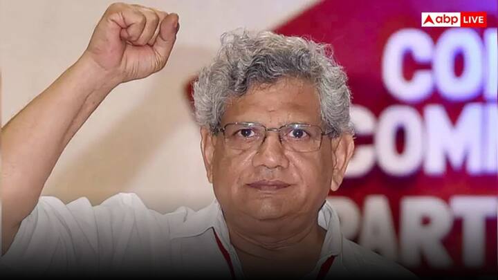 भारतीय कम्युनिस्ट पार्टी के जाने-माने नेता और मशहूर राजनीतिज्ञ सीताराम येचुरी का निधन 12 सितंबर को दिल्ली स्थित एम्स में हुआ. वह 72 वर्ष के थे. सीताराम येचुरी निमोनिया जैसे चेस्ट इंफेक्शन से जूझ रहे थे.