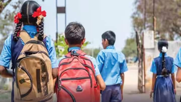 APAAR Card: APAAR કાર્ડમાં આધાર કાર્ડની જેમ 12 નંબર હોય છે. અપાર કાર્ડમાં વિદ્યાર્થીઓની વ્યક્તિગત માહિતી તેમજ શૈક્ષણિક પ્રમાણપત્રો સામેલ હશે. જાણો કયા રાજ્યોમાં અપાર કાર્ડ લાગુ છે. ભારત સરકાર દ્વારા દેશના નાગરિકો માટે ઘણા કાર્ડ જાહેર કરવામાં આવે છે. આ કાર્ડનો ઉપયોગ અલગ-અલગ જગ્યાએ અલગ-અલગ જરૂરિયાતો અનુસાર કરવામાં આવે છે. આ દસ્તાવેજો વિના ઘણા લોકો અટવાઈ શકે છે.