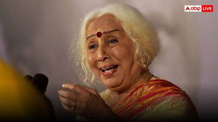 दिग्गज क्लासिकल सिंगर और पद्म विभूषण से सम्मानित प्रभा अत्रे ने 13 जनवरी के दिन यह दुनिया छोड़ दी थी. किराना घराने से ताल्लुक रखने वाली प्रभा का निधन कार्डियक अरेस्ट की वजह से हुआ था.