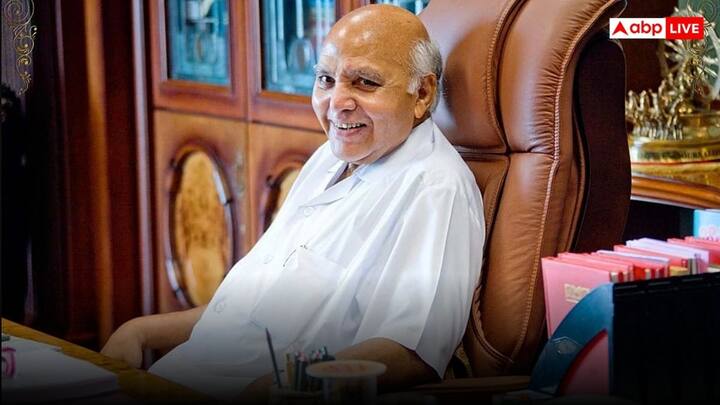 मीडिया दिग्गज और इनाडू ग्रुप के संस्थापक रामोजी राव भी 2024 में ही इस दुनिया से रुख्सत हो गए. उनका निधन 8 जून को हैदराबाद के एक प्राइवेट अस्पताल में हुआ. वह 87 वर्ष के थे.