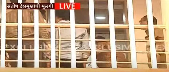 मी आज सीआयडी ऑफिस पुणे पाषाण रोड येथे शरण येत आहे, असं वाल्मिक कराड म्हणाले.