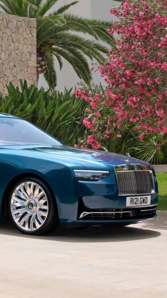 इस Rolls Royce की कीमत में आ जाएंगी 18 फॉर्च्यूनर