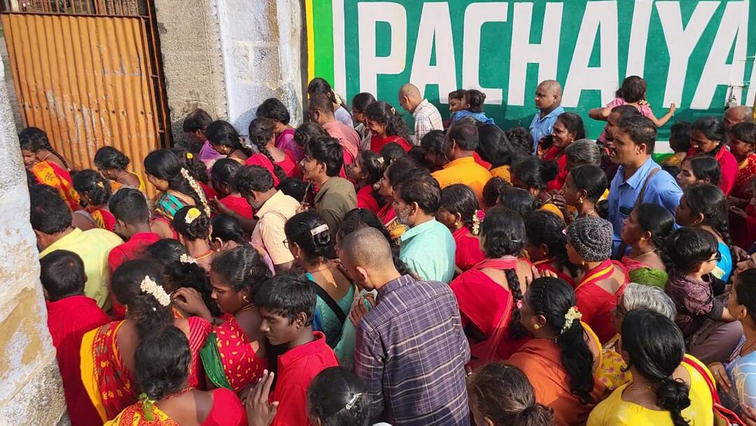 Kanchipuram Devotees coming for spiritual tourism are suffering due to lack of basic facilities மூச்சு விட திணறும் காஞ்சிபுரம்... சுற்றுலா பயணிகள் அவதி.. பிரச்னைக்கு தீர்வுதான் என்ன ? 