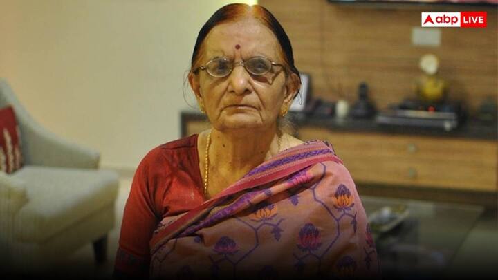 हिंदी भाषा की जानी-मानी लेखिका और पद्मश्री अवॉर्डी मालती जोशी ने 15 मई 2024 के दिन इस दुनिया को अलविदा कहा. वह 90 साल की थीं.