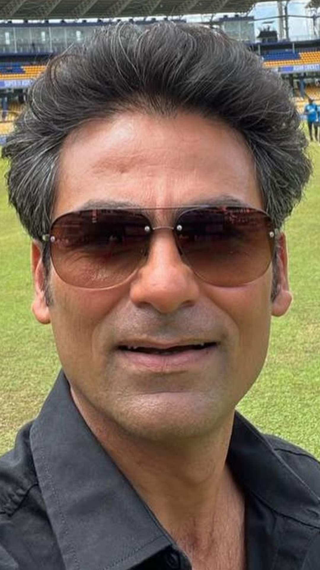 कैफ ने प्रयागराज के संगम में डुबकी लगाई.