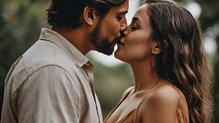 लंदन की टॉप प्रोड्यूसर फोबे कैंपबेल हैरिस के साथ कुछ ऐसा हुआ कि अब वो शायद कभी किसी को किस नहीं करेंगी. दरअसल वो अपने पार्टनर को किस कर ही रही थी कि उनके शरीर में अचानक बदलाव लेना शुरू कर दिया.