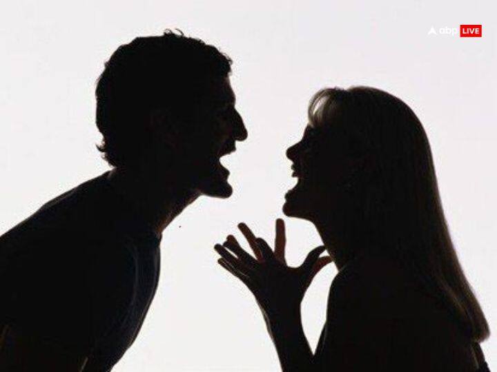 At the beginning of the new year, keep yourself away from any fight, quarrel, dispute, jealousy and malice. It will be good for you to do this, otherwise you may have to repent throughout the year. Fighting creates an atmosphere of discord in the family due to which negativity arises.