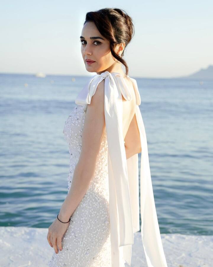 Preity Zinta made a return to Cannes after many years. Her white outfit gave her the perfect ethereal vibe.