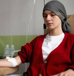 ਔਰਤਾਂ 'ਚ ਦਿਖਾਈ ਦਿੰਦੇ ਕੈਂਸਰ ਦੇ ਇਹ ਲੱਛਣ, ਭੁੱਲ ਕੇ ਵੀ ਨਾ ਕਰੋ ਨਜ਼ਰਅੰਦਾਜ਼