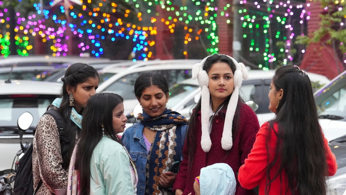 Delhi Weather: दिल्ली में जमा देने वाली ठंड से होगा नए साल का आगाज, जानें 5 जनवरी तक कैसा रहेगा मौसम