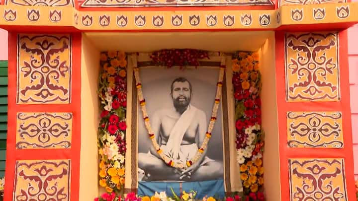রামকৃষ্ণের গৃহী ভক্তদের কথায়, সেদিন ঠাকুর ছিলেন কল্পতরু। আর সন্ন্য়াসী ভক্তরা বলেন, সেদিন অভয় প্রদান করেছিলেন শ্রীরামকৃষ্ণদেব।
