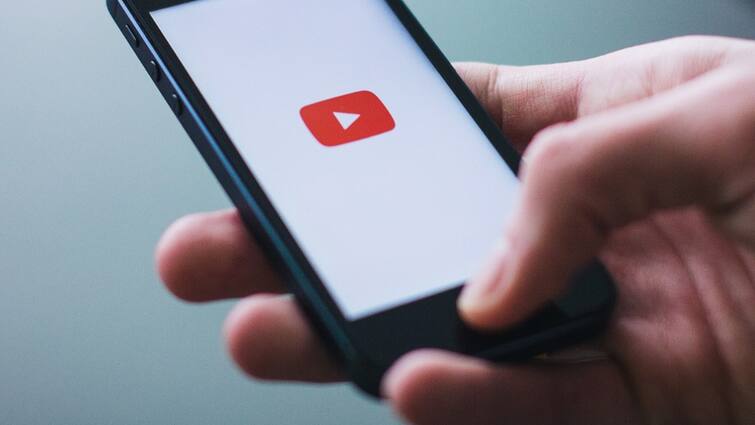 here is how you can play youtube audio in background on iphone without premium subscription iPhone में फ्री में उठा सकेंगे YouTube प्रीमियम का मजा, इस ट्रिक से बैकग्राउंड में चलेगा Audio