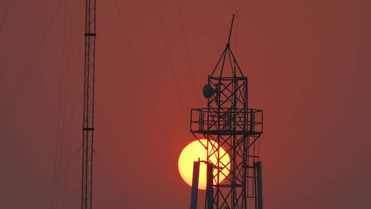 Gross Revenue Of Telecom Operators Climb 10.5 Per Cent In September Quarter, Says TRAI