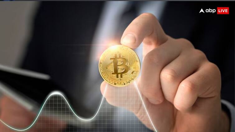 Crypto currency bitcoin falls from its record high in december for this reason रेत की तरह फिसली क्रिप्टो की कीमत, क्या ट्रंप के गद्दी पर बैठते ही फिर पकड़ेगी रफ्तार?