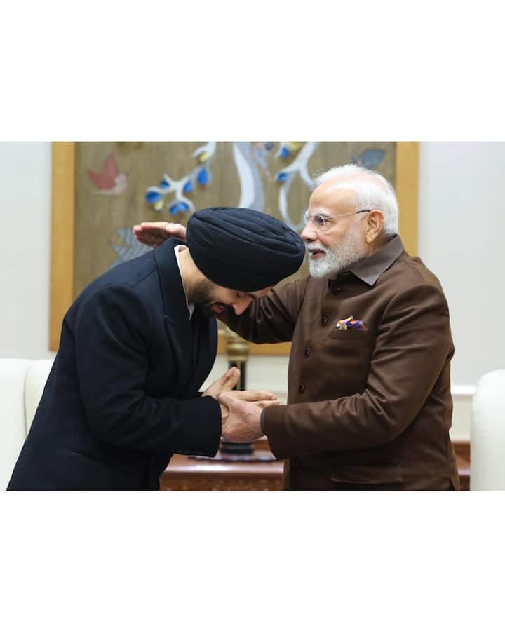 In the pictures, we see Dosanjh receiving PM Modi's blessings and good wishes.