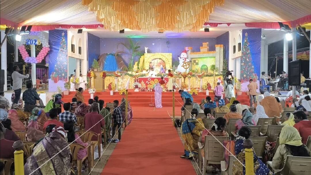 New Year 2025 : பிறந்தது புத்தாண்டு... தஞ்சையில் கிறிஸ்தவ ஆலயங்களில் சிறப்பு வழிபாடு