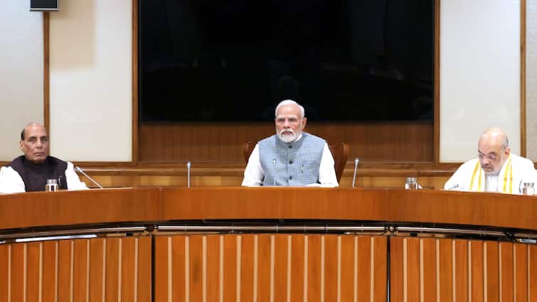 <div>Modi Govt's New Push: Rs 1,500 Cr Scheme For Critical Minerals, Recycling Capacity Gets Cabinet Nod</div>