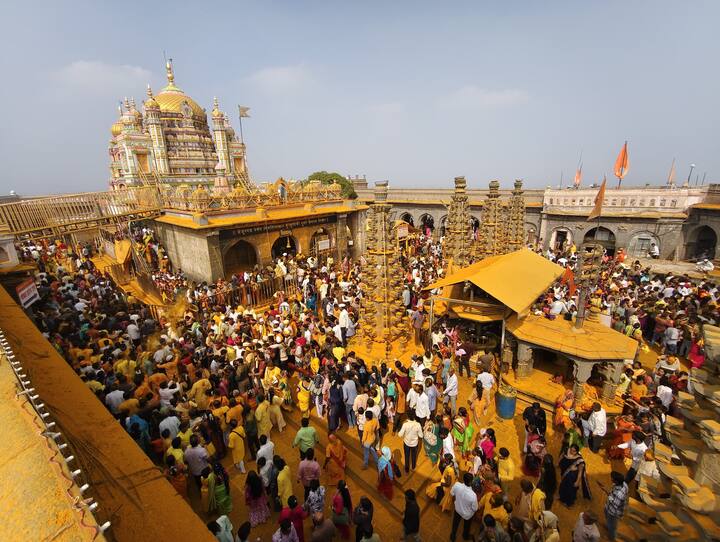 यावेळी देव संस्थांचे विश्वस्त पुजारी व मानकरी उपस्थित होते