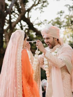 Armaan-Aashna Wedding Pic: गर्लफ्रेंड आशना श्रॉफ संग शादी के बंधन में बंधे सिंगर अरमान मलिक, सामने आई कपल की वेडिंग तस्वीरें
