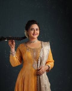 Rashmi Desai : कर्जात बुडाली, 4 दिवस रस्त्यावर राहिली... वाचा रश्मी देसाईच्या संघर्षाच्या काळातील कहाणी!