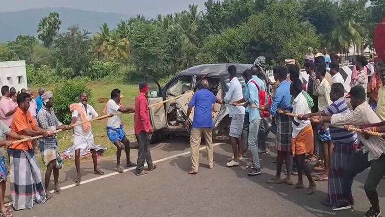 Dindigul accident 2 women from Kerala death 10 person injured in road accident near Natham tnn நத்தம் அருகே கோர விபத்து... கேரளாவை சேர்ந்த 2 பெண்கள் உயிரிழப்பு