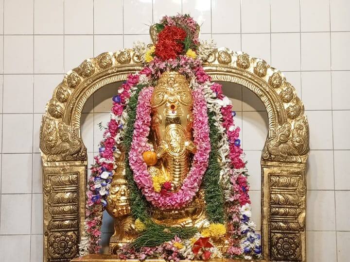 கரூர் ஸ்ரீ கற்பக விநாயகர் ஆலயத்தில் ஆங்கில புத்தாண்டு சிறப்பு அபிஷேகம்