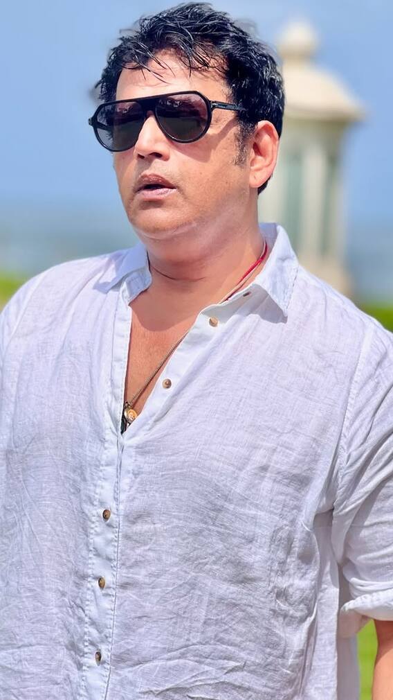 गरीबी में खाई पानी मिलाकर खिचड़ी, बताया क्यों हटाया शुक्ला सरनेम