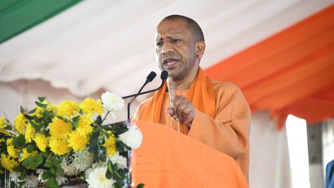 CM Yogi Adityanath laid foundation stone and inaugurated schemes worth Rs 1533 crore on New Year ann सीएम योगी ने नए साल पर दी 1533 करोड़ रुपये की सौगात, सपा सरकार की नाकामियों को किया उजागर