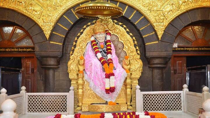 नाताळच्या सुट्ट्या व नवीन वर्षाच्या स्वागता दरम्यान भाविकांकडून साईंच्याचरणी कोटींचे दान अर्पण करण्यात आलं आहे. 25 डिसेंबर ते 2 जानेवारी दरम्यान 9 दिवसात भाविकांकडून एकूण 16 कोटी 61 लाख 80 हजार रकमेचे दान करण्यात आलं आहे.