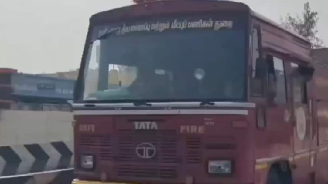 LPG Tanker Overturns On Avinashi Flyover In Coimbatore, 5 Schools Closed Due To Gas Leak coimbatore accident LPG Tanker Overturns On Avinashi Flyover 5 Schools Closed Due To Gas Leak LPG Tanker Overturns On Avinashi Flyover In Coimbatore, 5 Schools Closed Due To Gas Leak