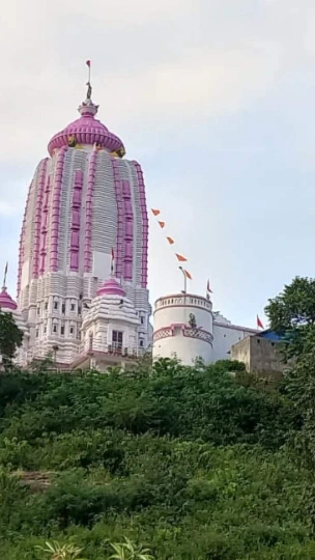 रांची के इन मंदिरों में जाएं, जहां प्राचीन कला और शानदार दृश्य आपका दिल ...