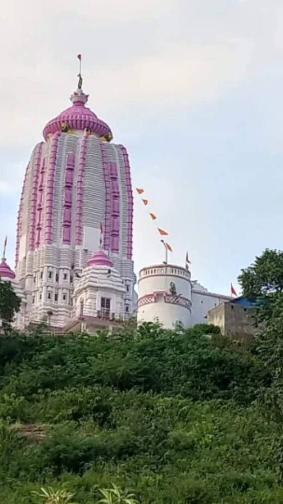 रांची के इन मंदिरों में जाएं, जहां प्राचीन कला और शानदार दृश्य आपका दिल छू लेंगे